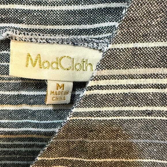 Modcloth Gray Pink Blue Striped Sleeveless Linen blend scalloped hem top - Picture 3 of 7